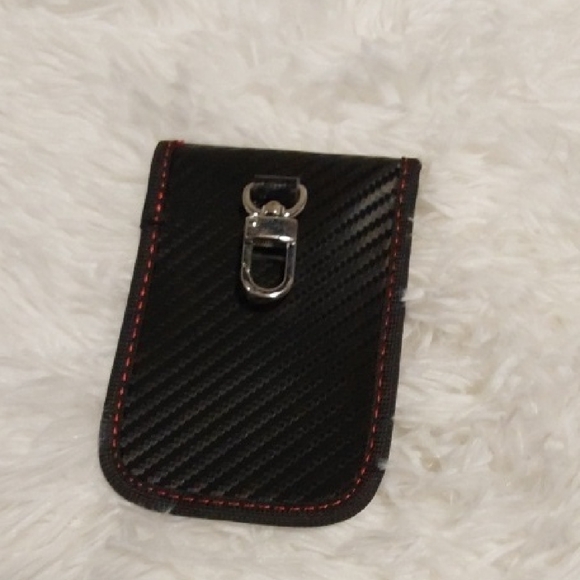 Black Key Pouch - Picture 2 of 4